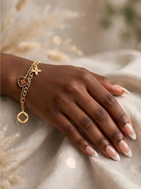 Gold Heart Charm Bracelet - Gold Tone
